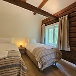 Stort Hus Med 2 Til Leie Pa Lundamo, Perfekt For Storre Grupper! 빌라