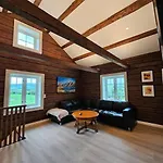 빌라 Stort Hus Med 2 Til Leie Pa Lundamo, Perfekt For Storre Grupper!