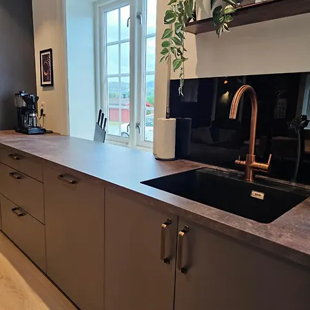 Stort Hus Med 2 Til Leie Pa Lundamo, Perfekt For Storre Grupper! Βίλα