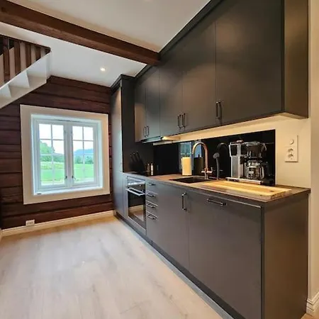 Stort Hus Med 2 Til Leie Pa Lundamo, Perfekt For Storre Grupper! *