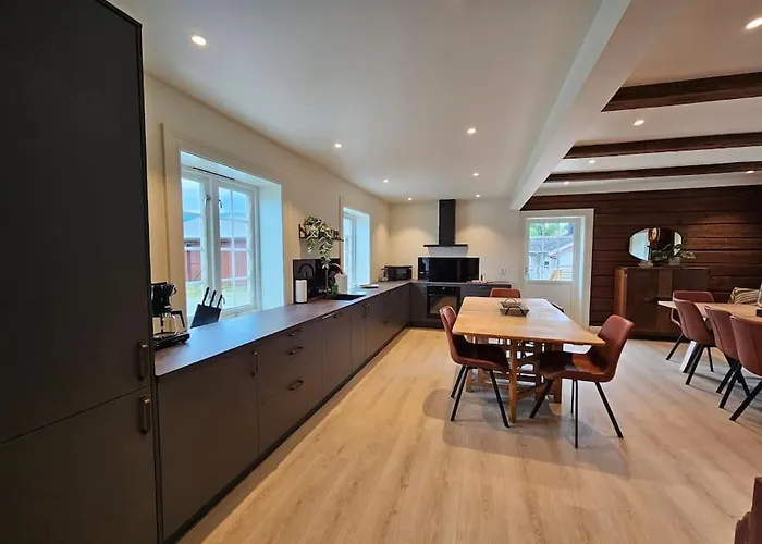 Villa Stort Hus Med 2 Til Leie Pa Lundamo, Perfekt For Storre Grupper!