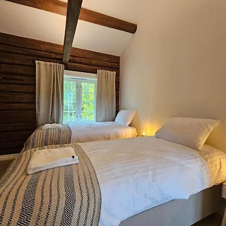 ヴィラ Stort Hus Med 2 Til Leie Pa Lundamo, Perfekt For Storre Grupper! Melhus